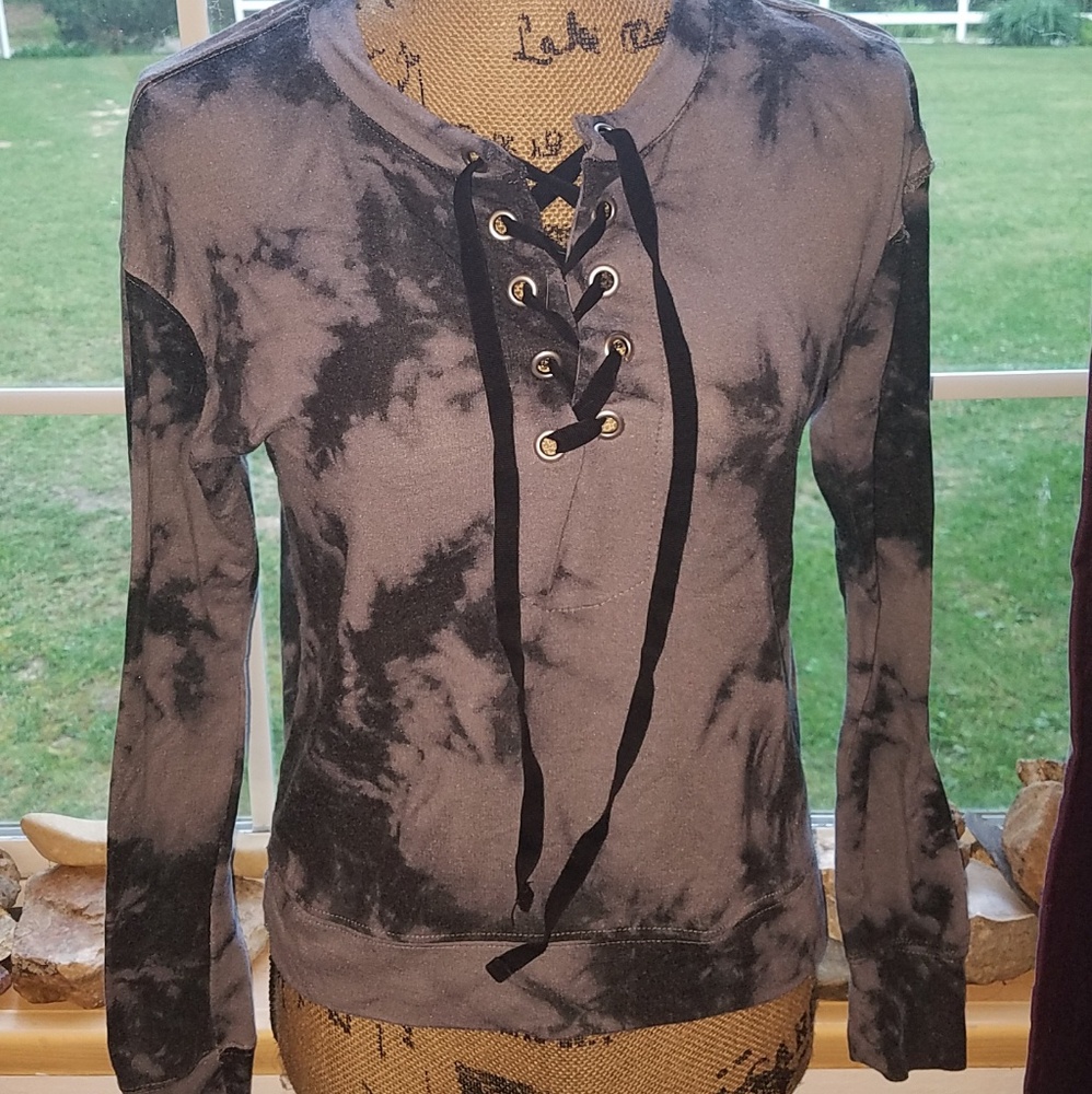 Juniors Lace up front shirt
